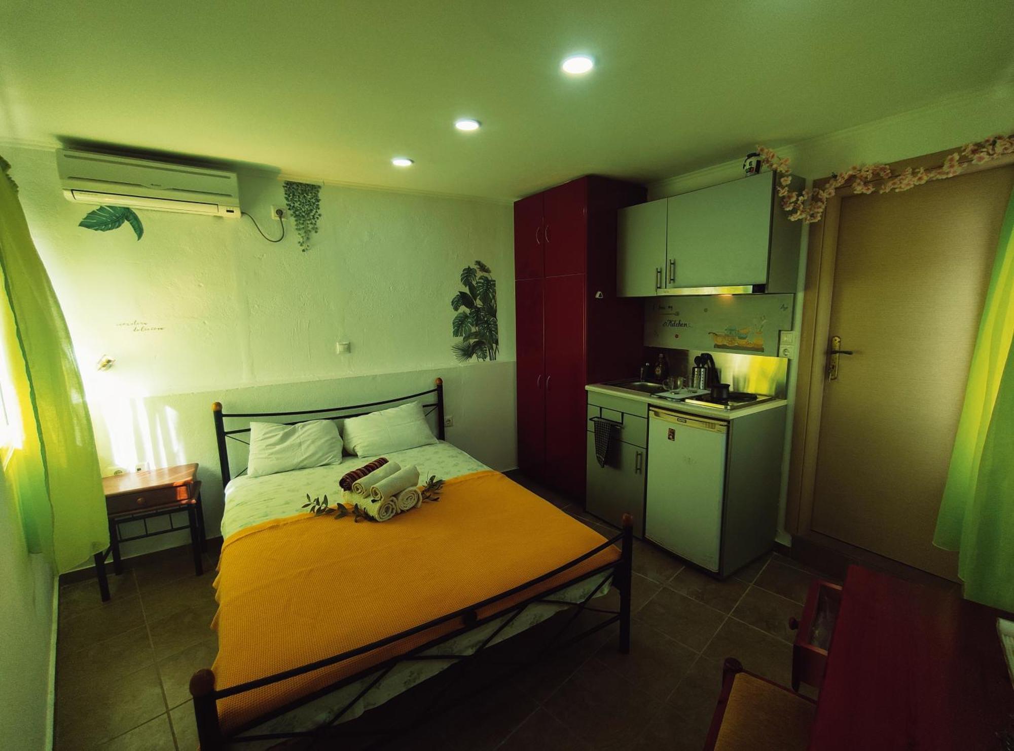 Rena'S Rooms Μελίντα Melinta Rum bild